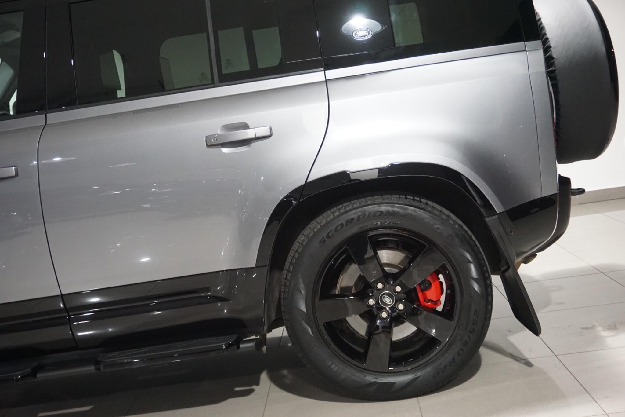 Land Rover Defender 110 3.0 D250 MHEV X-Dynamic SE SUV 5dr Diesel Auto 4WD Euro 6 (s/s) (250 ps)